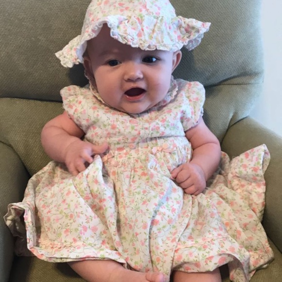 Flower dress with matching hat and bottoms - Picture 8 of 8